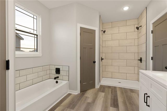 327 NE 51 Road, Warrensburg, MO 64093