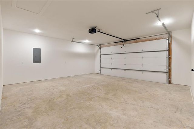 327 NE 51 Road, Warrensburg, MO 64093