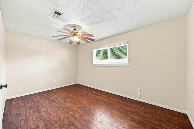 10127 Quiet Hill Road, La Porte, TX 77571