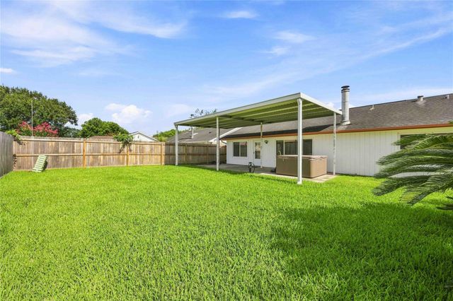 10127 Quiet Hill Road, La Porte, TX 77571