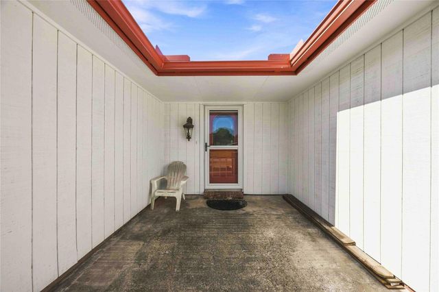 10127 Quiet Hill Road, La Porte, TX 77571
