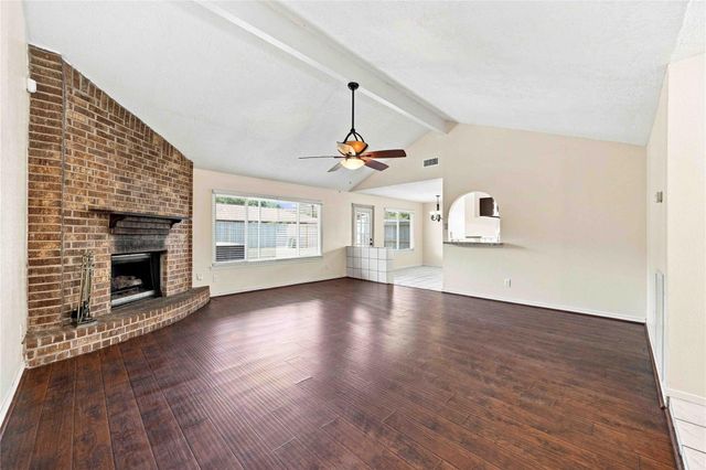 10127 Quiet Hill Road, La Porte, TX 77571
