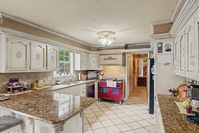 133 Baldridge Dr, Cottontown, TN 37048
