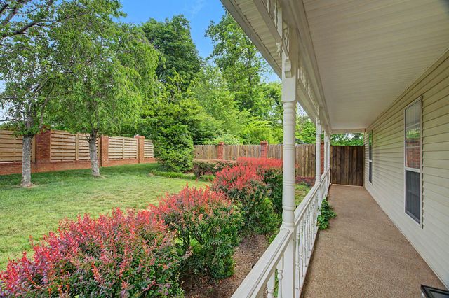 133 Baldridge Dr, Cottontown, TN 37048
