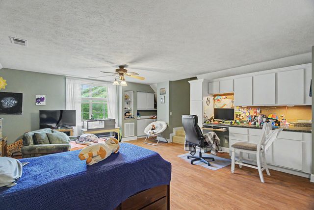 133 Baldridge Dr, Cottontown, TN 37048