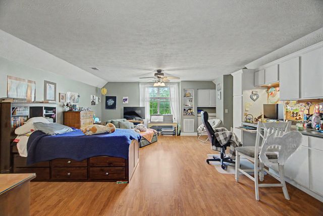 133 Baldridge Dr, Cottontown, TN 37048