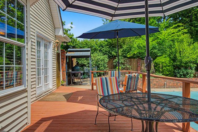 133 Baldridge Dr, Cottontown, TN 37048