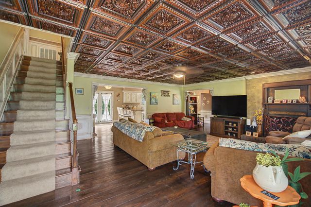 133 Baldridge Dr, Cottontown, TN 37048