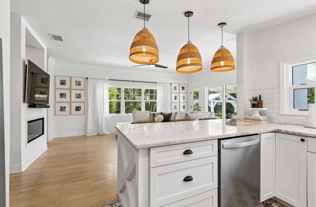 1820 1ST STREET N, St Petersburg, FL 33704