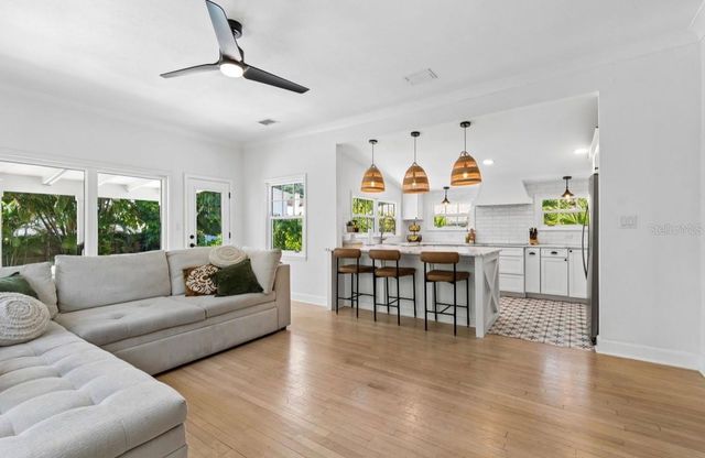 1820 1ST STREET N, St Petersburg, FL 33704