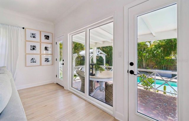 1820 1ST STREET N, St Petersburg, FL 33704