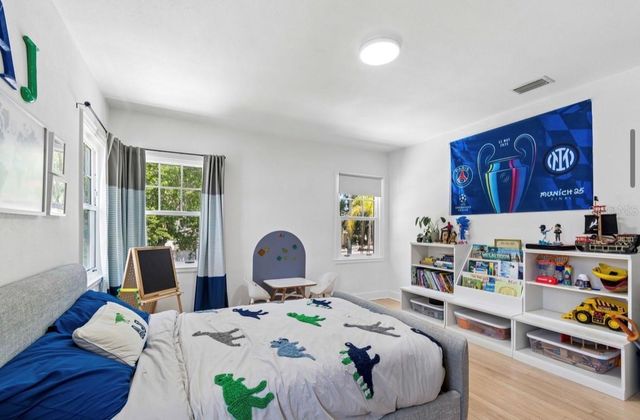 1820 1ST STREET N, St Petersburg, FL 33704