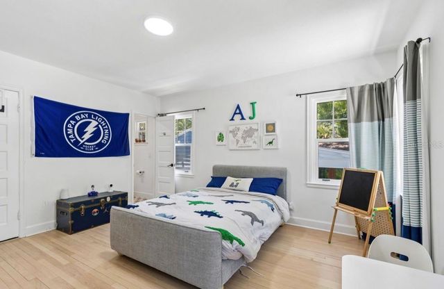 1820 1ST STREET N, St Petersburg, FL 33704