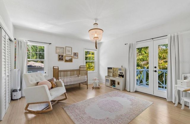 1820 1ST STREET N, St Petersburg, FL 33704