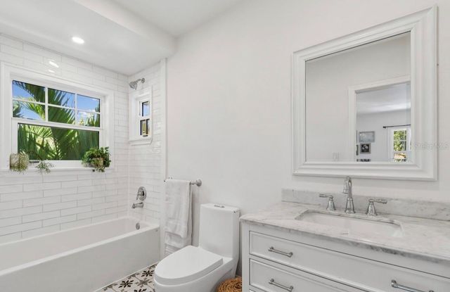 1820 1ST STREET N, St Petersburg, FL 33704