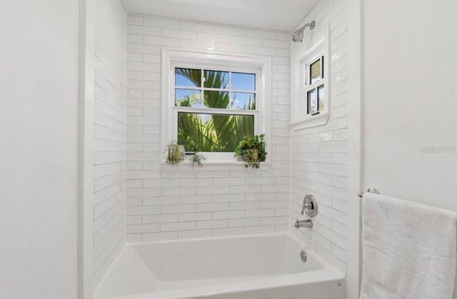 1820 1ST STREET N, St Petersburg, FL 33704