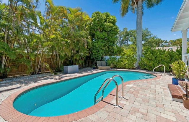 1820 1ST STREET N, St Petersburg, FL 33704