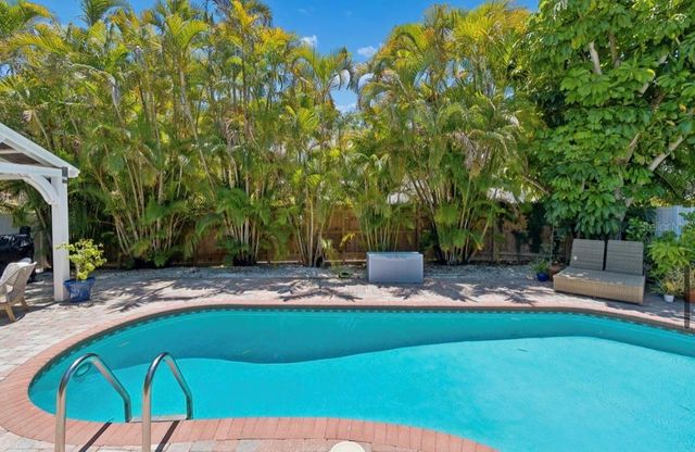 1820 1ST STREET N, St Petersburg, FL 33704