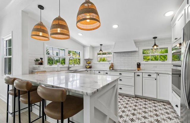 1820 1ST STREET N, St Petersburg, FL 33704