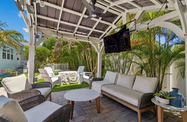 1820 1ST STREET N, St Petersburg, FL 33704