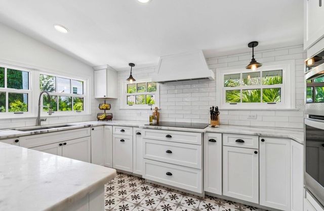 1820 1ST STREET N, St Petersburg, FL 33704