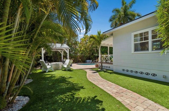 1820 1ST STREET N, St Petersburg, FL 33704