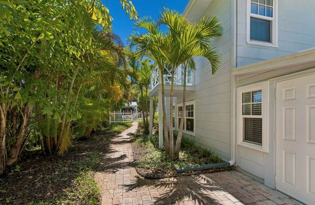 1820 1ST STREET N, St Petersburg, FL 33704