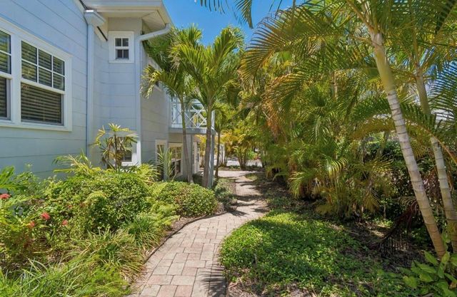 1820 1ST STREET N, St Petersburg, FL 33704