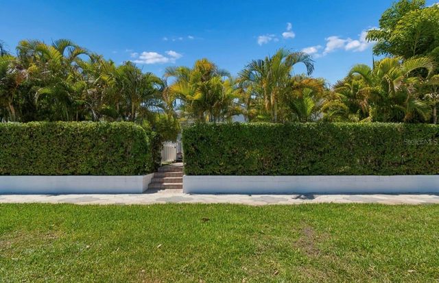 1820 1ST STREET N, St Petersburg, FL 33704