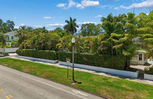 1820 1ST STREET N, St Petersburg, FL 33704