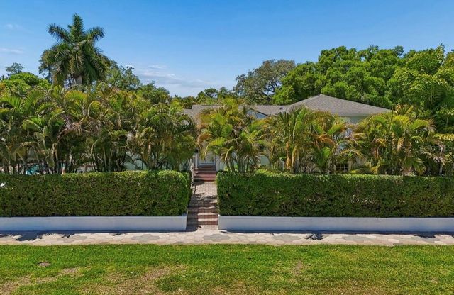 1820 1ST STREET N, St Petersburg, FL 33704