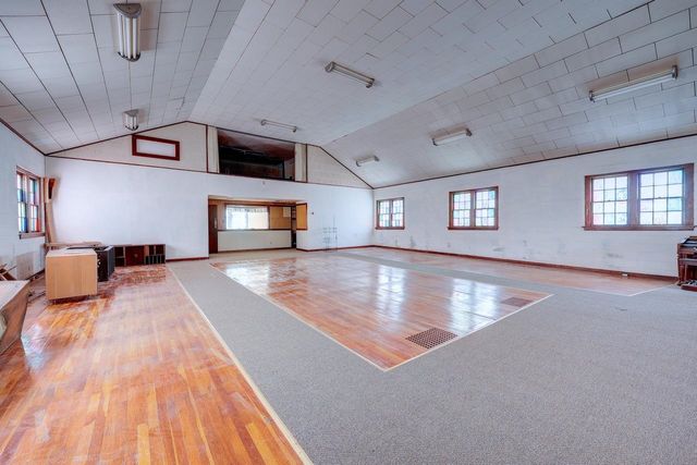 1020 E 12th Ave, Winfield, KS 67156