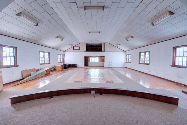 1020 E 12th Ave, Winfield, KS 67156