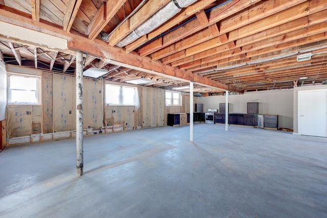 1020 E 12th Ave, Winfield, KS 67156