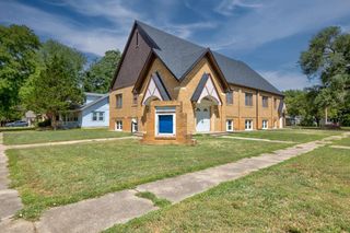 1020 E 12th Ave, Winfield, KS 67156