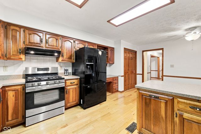 1239 S Peace Street, Greenfield, IN 46140