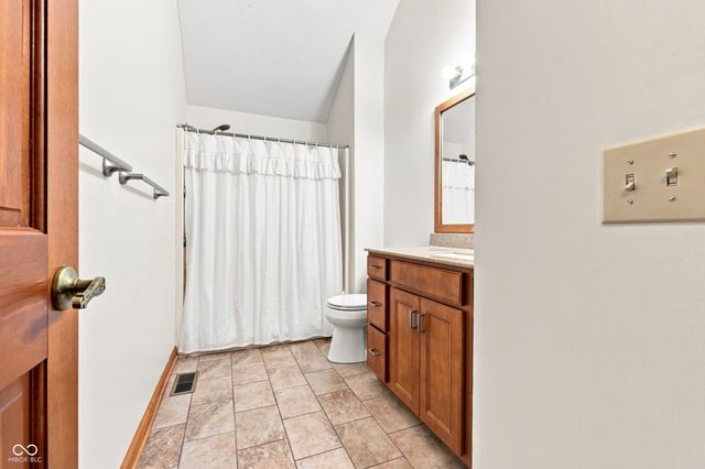 1239 S Peace Street, Greenfield, IN 46140