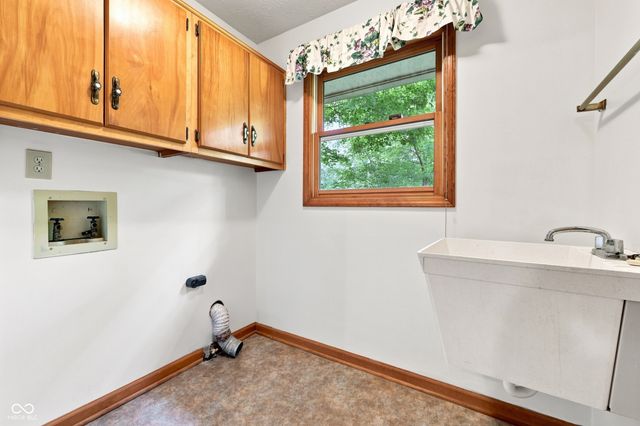1239 S Peace Street, Greenfield, IN 46140