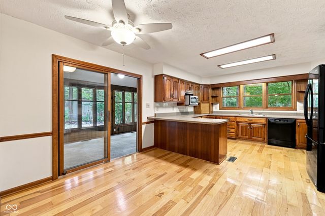 1239 S Peace Street, Greenfield, IN 46140