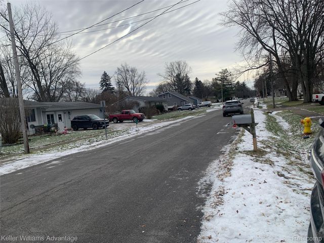 1334 Alberta Avenue, Burton, MI 48509