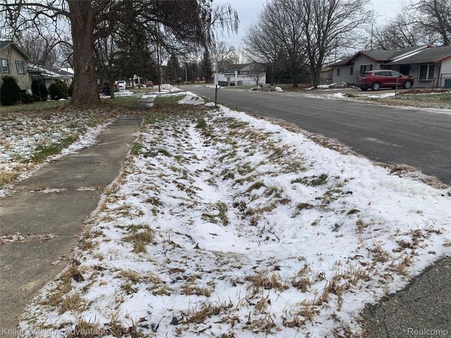 1334 Alberta Avenue, Burton, MI 48509