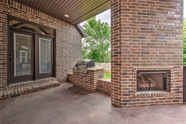 4951 Sagely Lane, Fayetteville, AR 72703