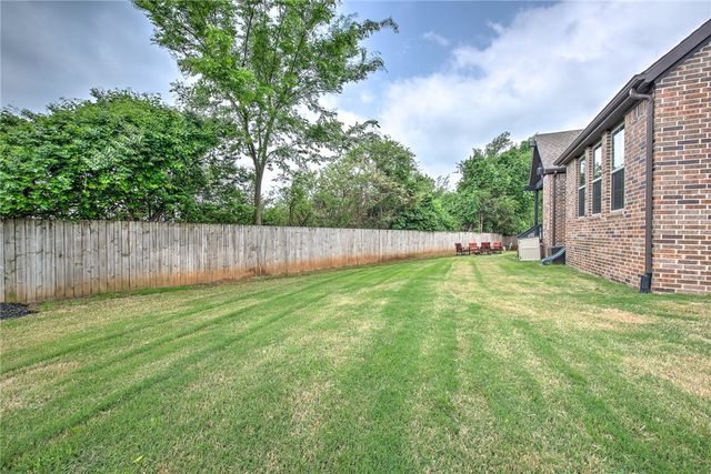4951 Sagely Lane, Fayetteville, AR 72703