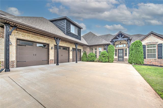 4951 Sagely Lane, Fayetteville, AR 72703