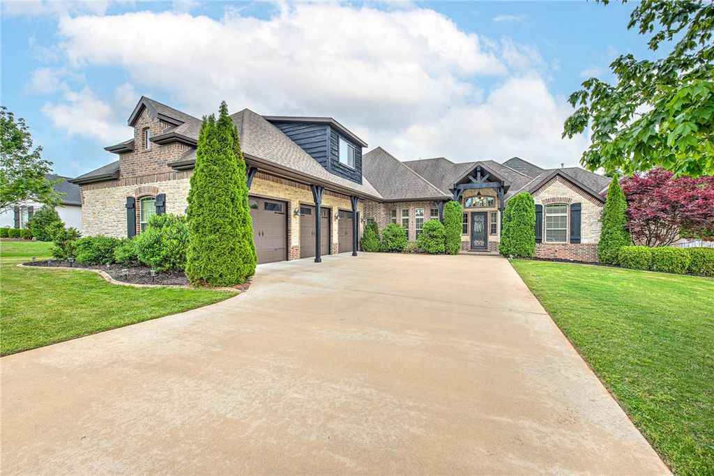 4951 Sagely Lane, Fayetteville, AR 72703