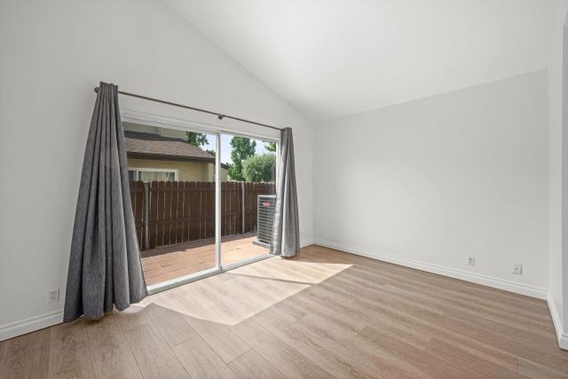 593 Parkview Dr, Lake Elsinore, CA 92530