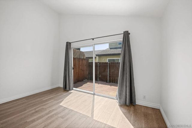 593 Parkview Dr, Lake Elsinore, CA 92530