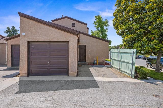 593 Parkview Dr, Lake Elsinore, CA 92530