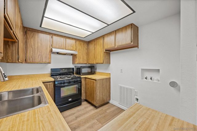 593 Parkview Dr, Lake Elsinore, CA 92530