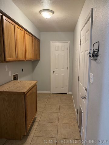 304 Heron Circle, Pryor, OK 74361